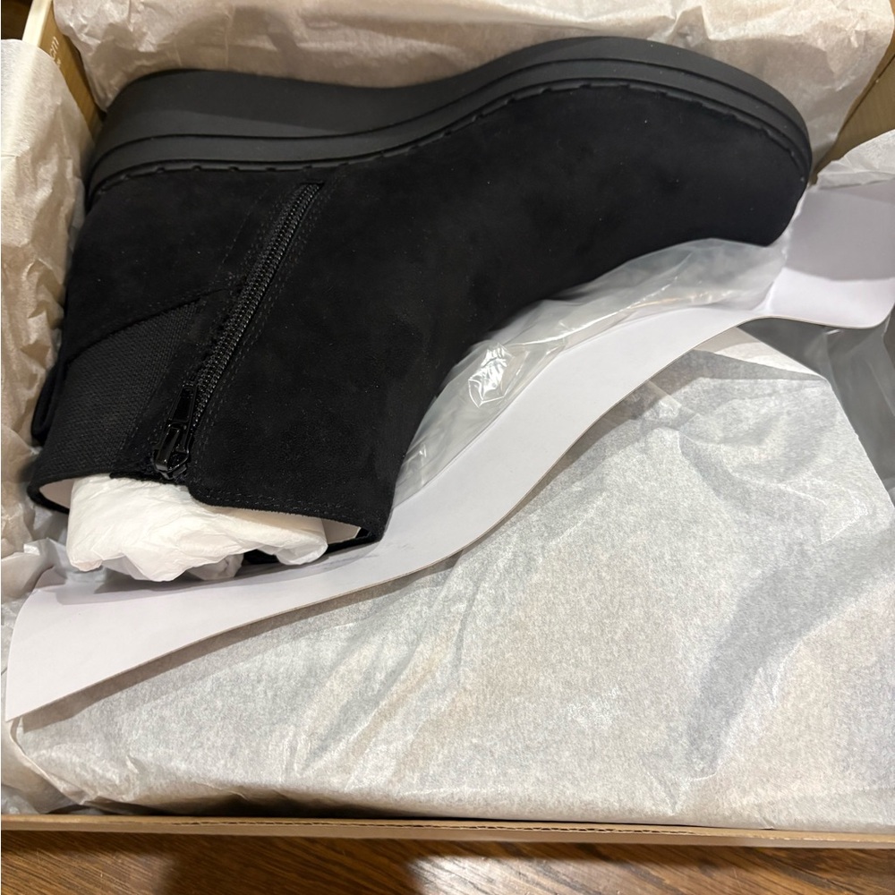LifeStride Dubliner Wedge Bootie Black - Picture 4 of 7